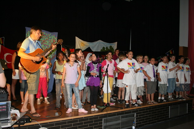 gal/2010/2010 Saitentwist Abschied Duererschule 9.7/2010 Saitentwist Duererschule Abschied 4.Kl. 9.Juli Im Coffee Cor 064.jpg